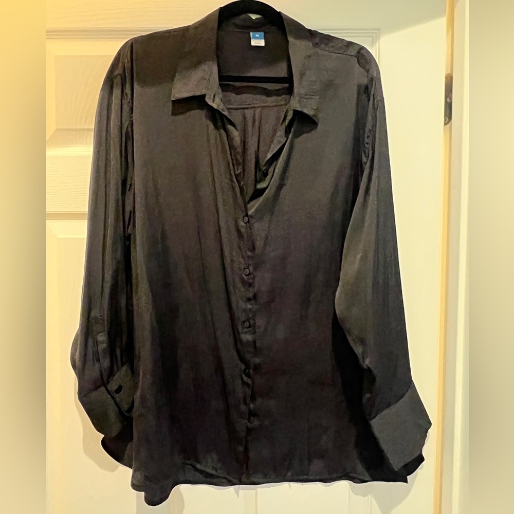 Old Navy black satin button up top